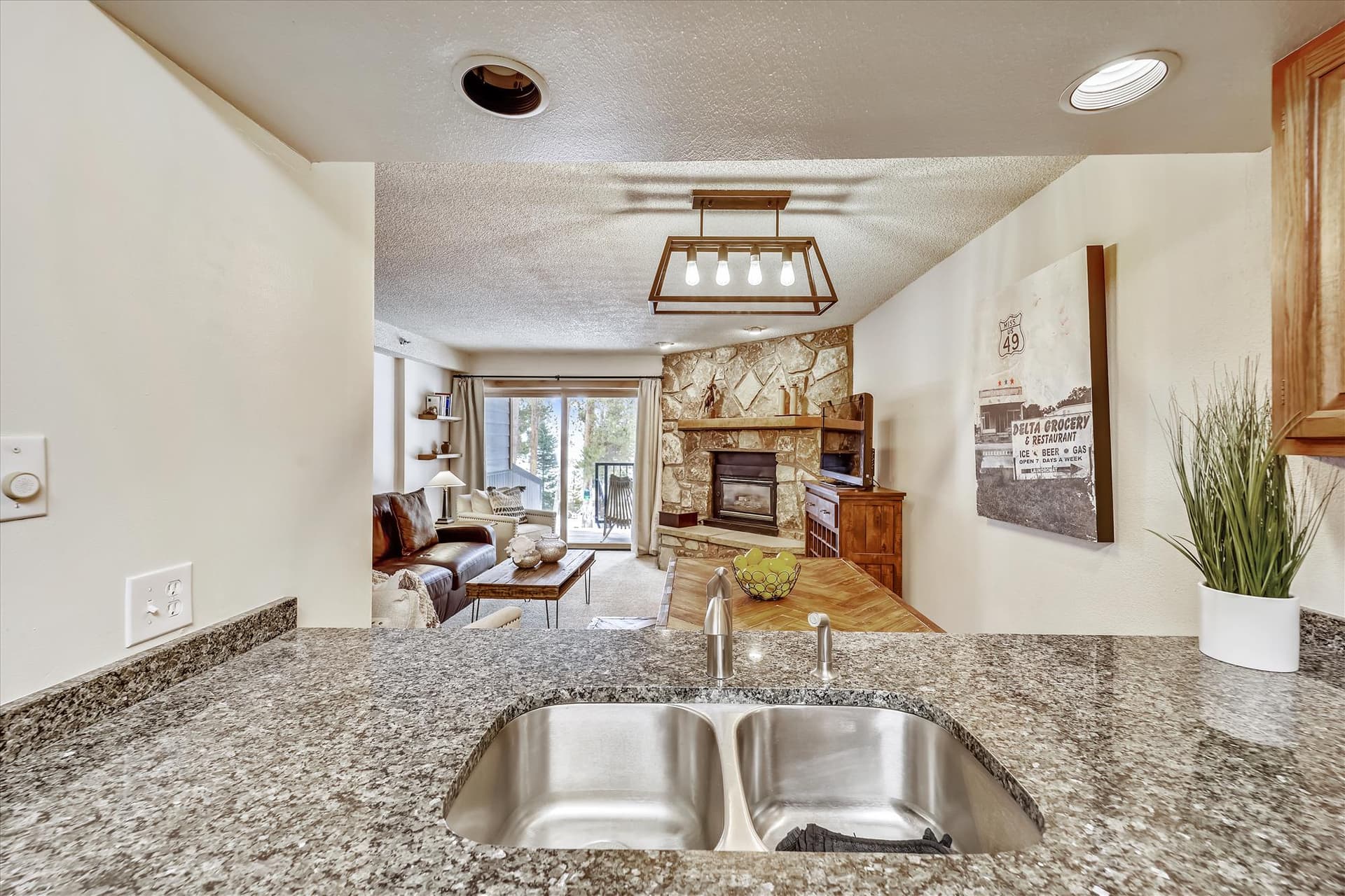 Kitchen, Atrium 003, Breckenridge Vacation Rental