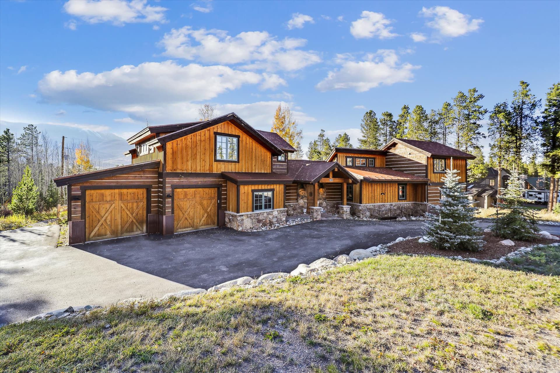 Exterior - Silver Circle Lodge - Breckenridge Vacation Rental