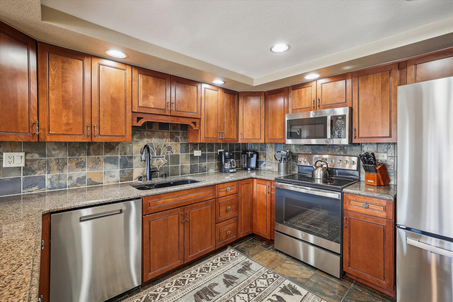 Kitchen - Beaver Run Black Diamond Penthouse - Breckenridge Vacation Rental