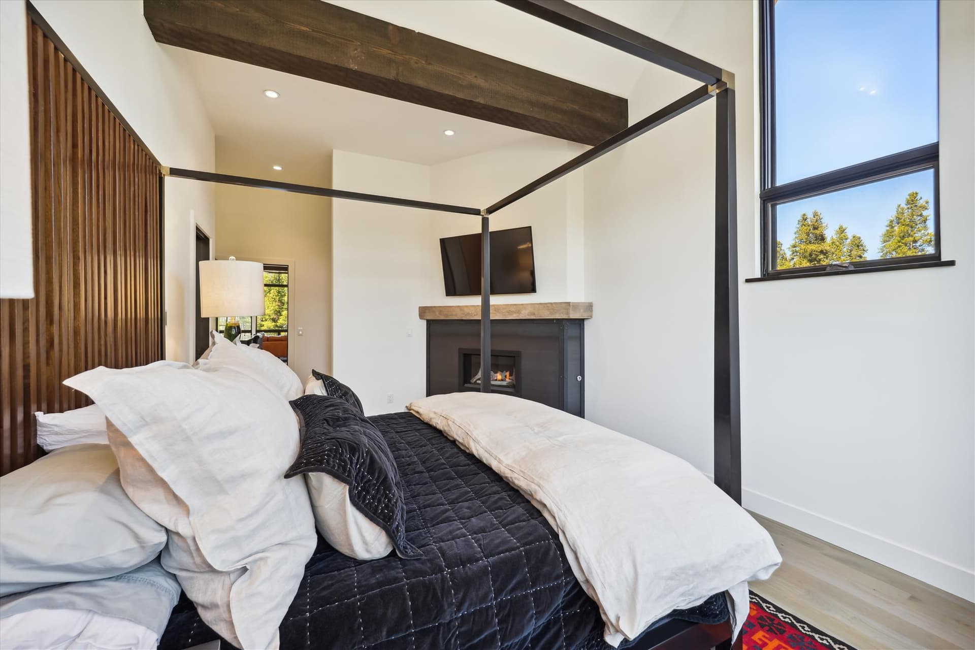 Bedroom - Outside The Bubble - Breckenridge Vacation Rental