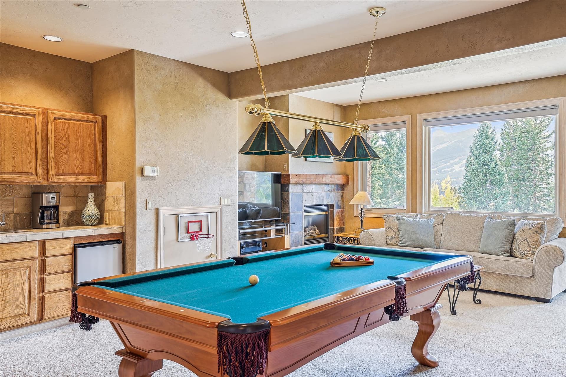 Living Area - Rounds Retreat - Breckenridge Vacation Rental