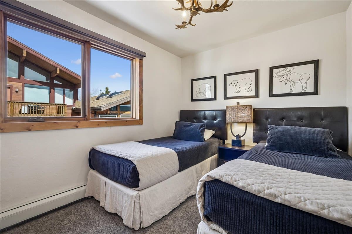 Bedroom - Villa Mount Royal - Frisco Vacation Rental