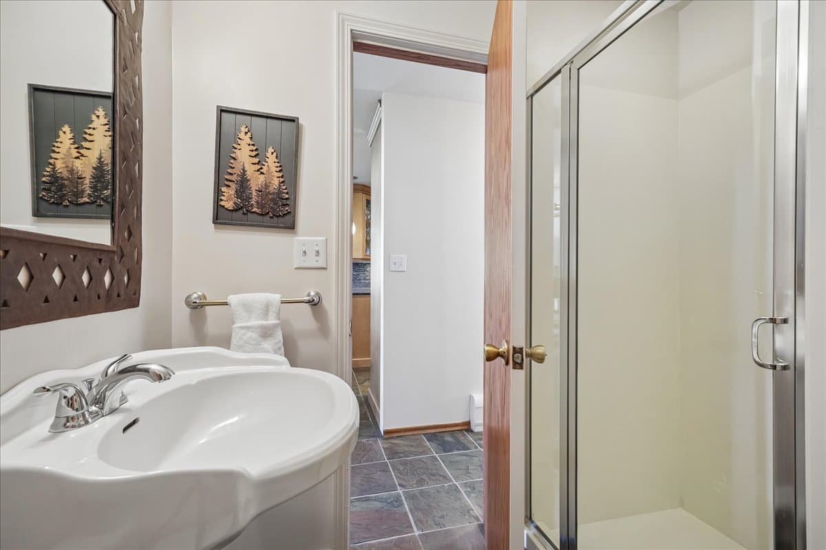 Bathroom - Tenderfoot Basecamp - Dillon Vacation Rental