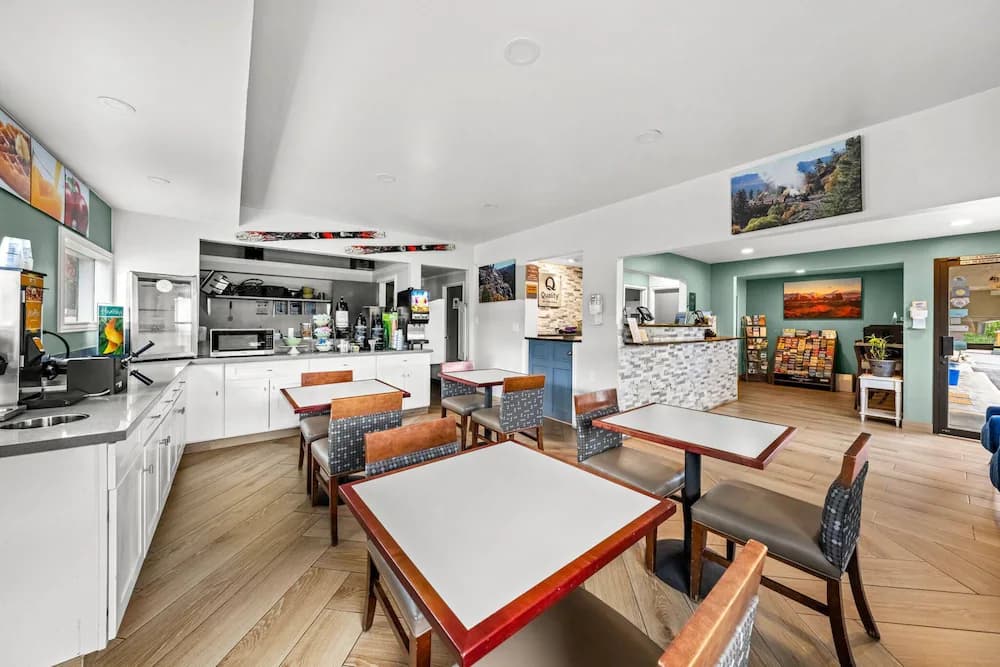 Breakfast area