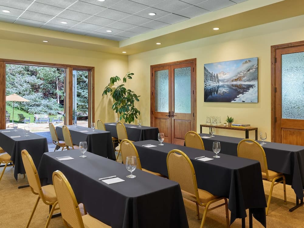 Meeting facility