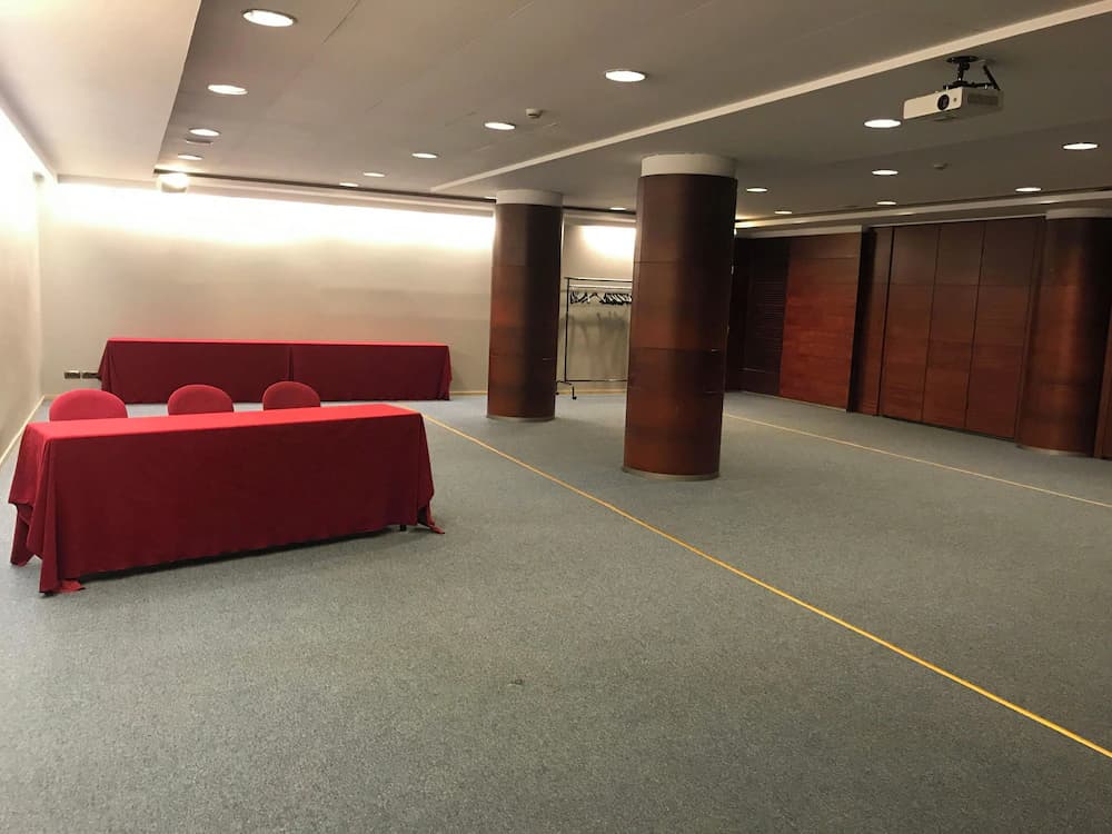 Meeting facility