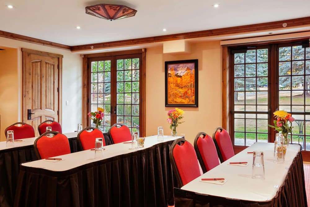 Meeting facility