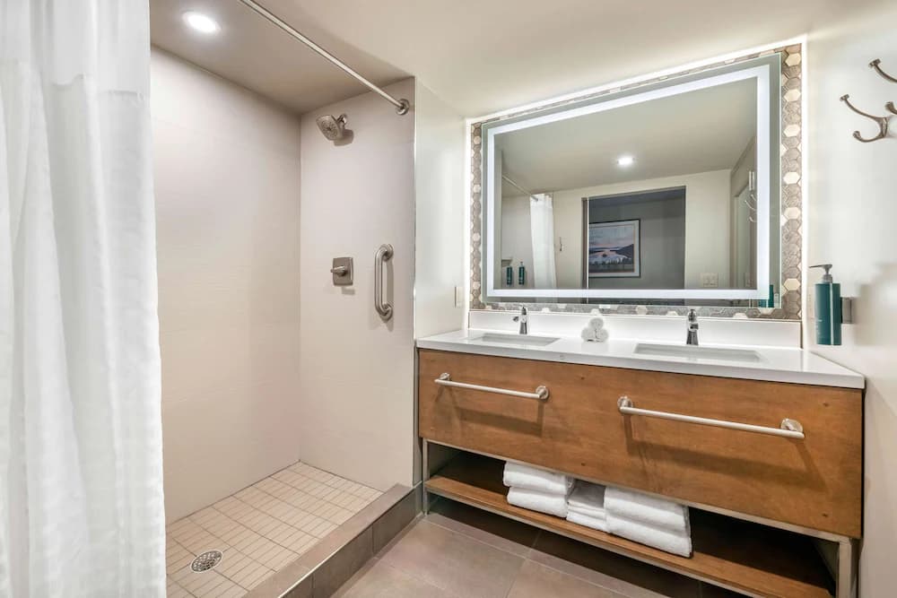 Bathroom shower