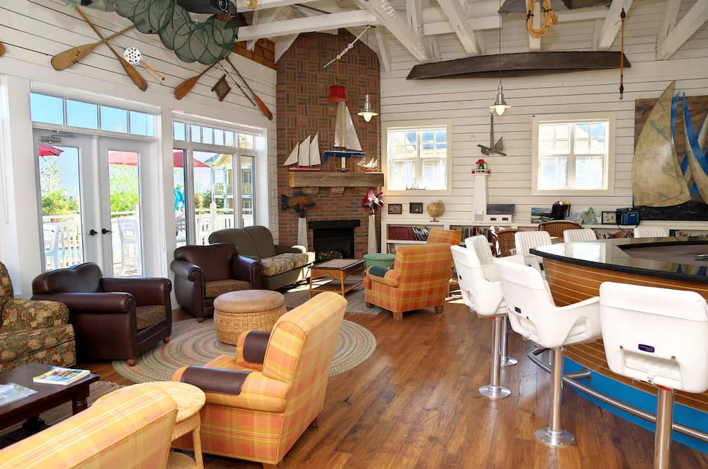 Lobby lounge