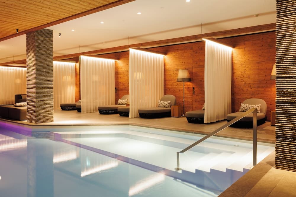 Exercise/lap pool