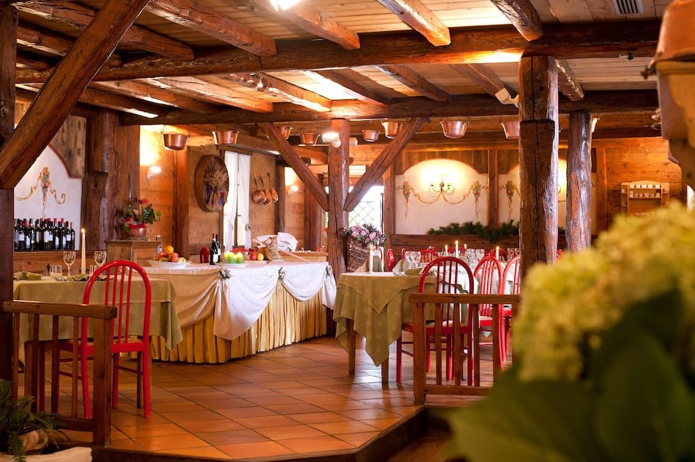 Food court