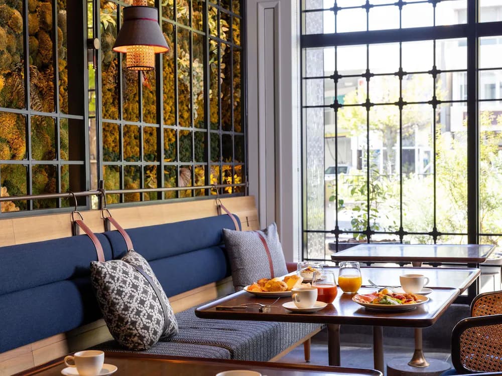 Breakfast area